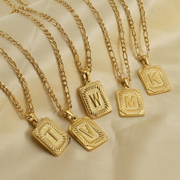 Stainless steel gold tone initial necklace nwt - Picture 1 of 2